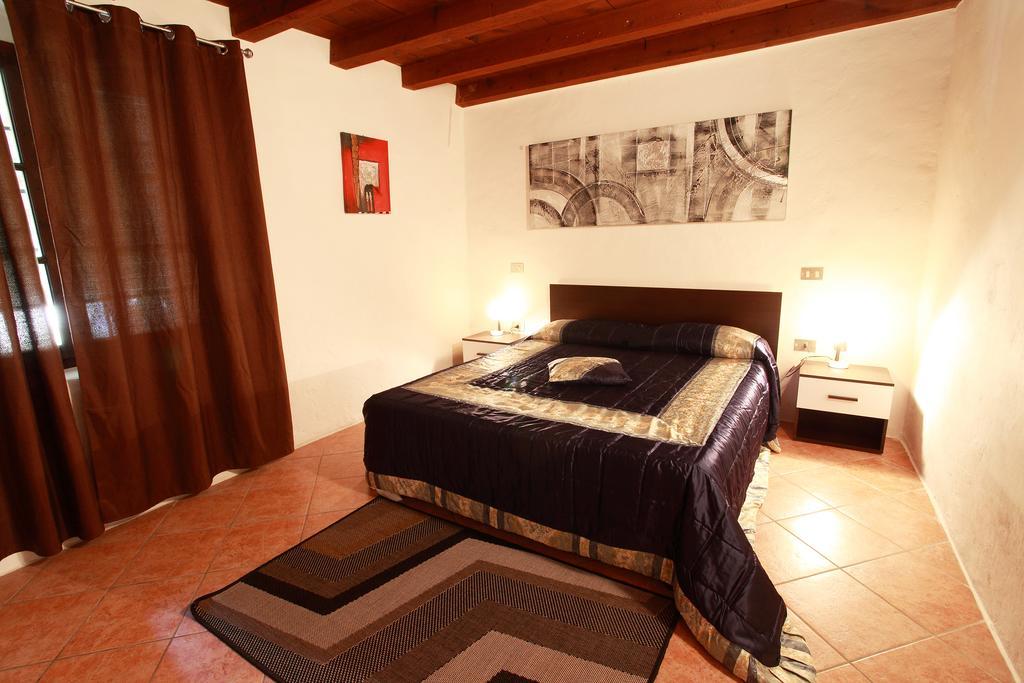 Agriturismo Licensi Del Bresa Villa Monzambano Kamer foto