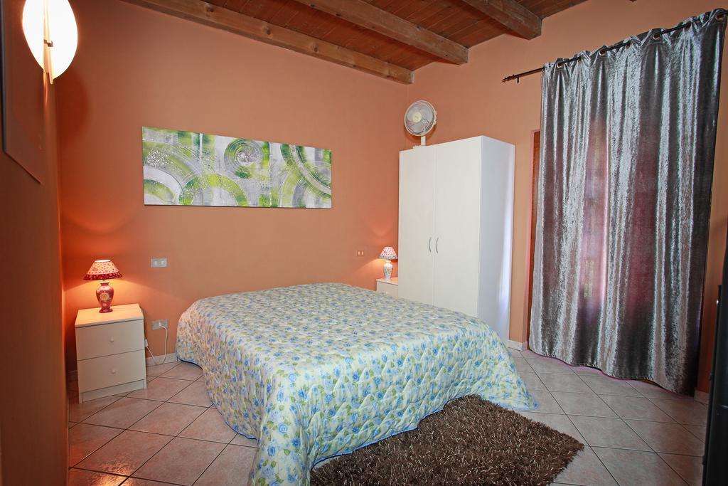 Agriturismo Licensi Del Bresa Villa Monzambano Kamer foto